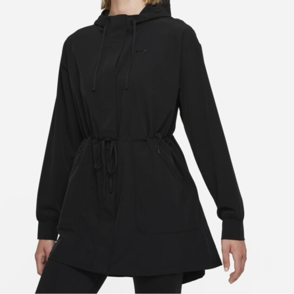 Nike Women’s dry-fit Bliss Luxe Anorak Jacket